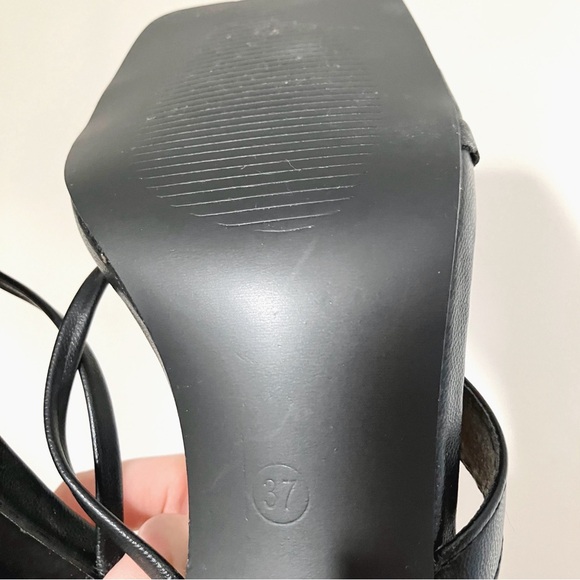 No Label • Mule Style Toe Strap Heel in Black - Picture 9 of 10